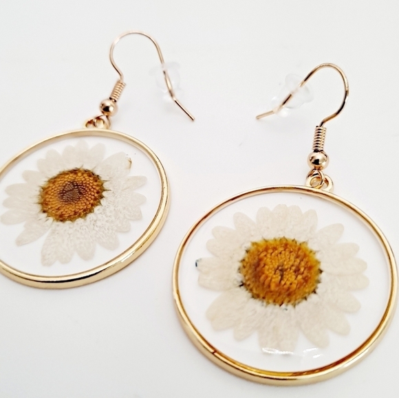 Gold Hoop pressed Flower Earrings Dangle Boho Daisy resin 💖2/$30 - Picture 8 of 10